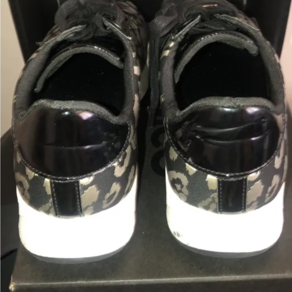 MIMCO SHOES 🖤BLACK GOLD REBEL SNEAKERS WOMENS SIZE  9 ,EU 40 🖤 RRP $179.00 - Picture 9 of 15